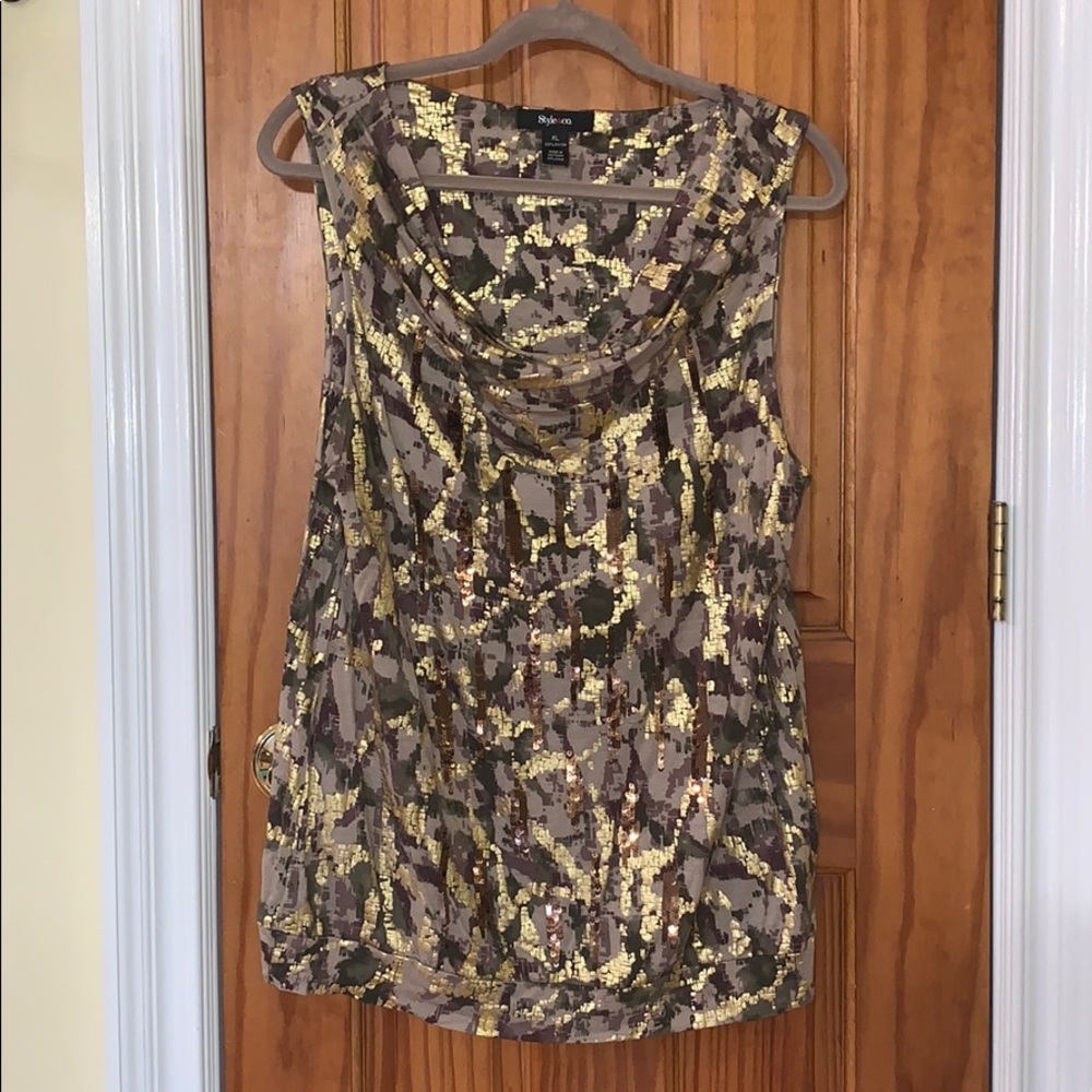 Dropping Neckline Tank - Picture 1 of 3